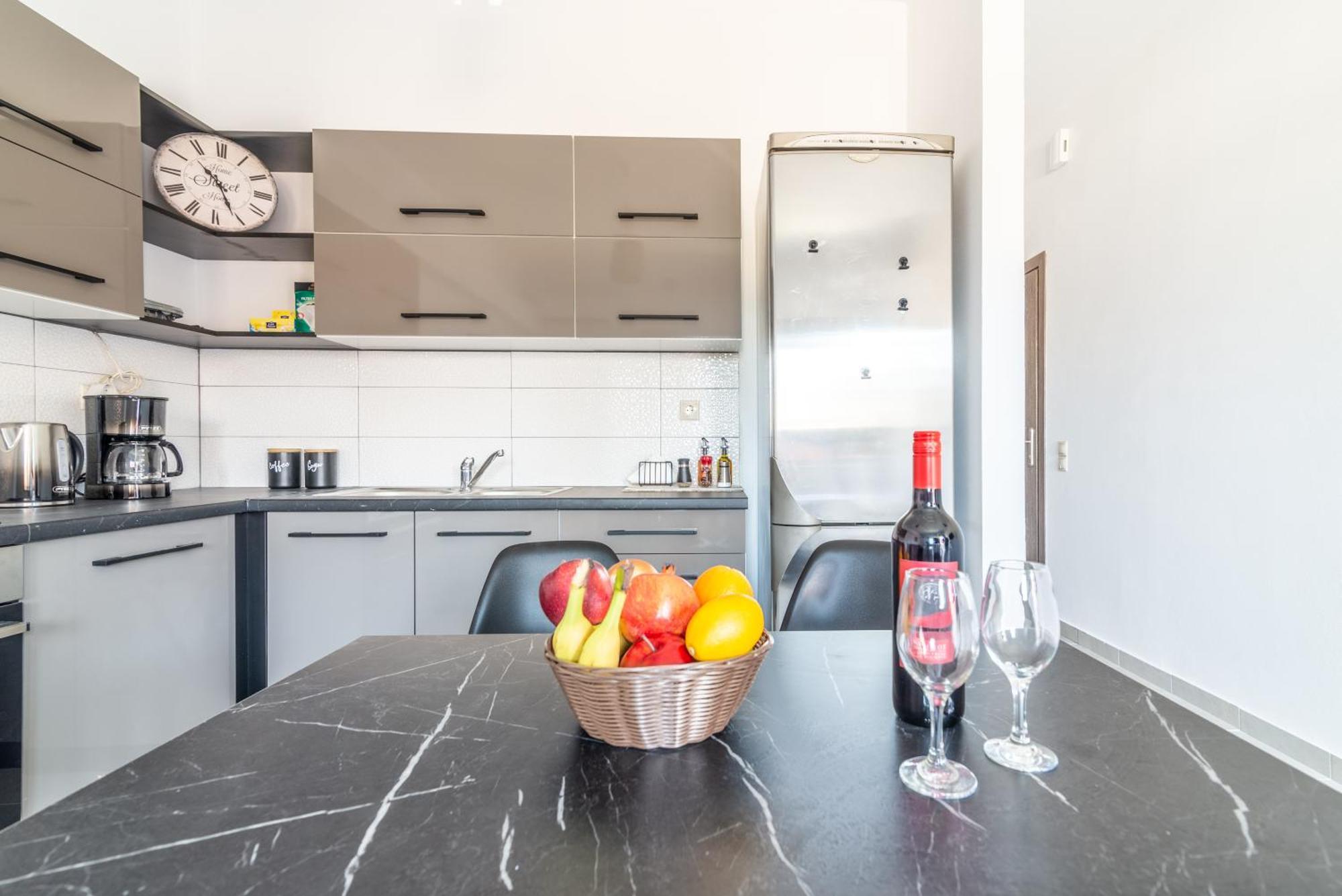 Modern Renovated Apt For Relax Ираклион Экстерьер фото