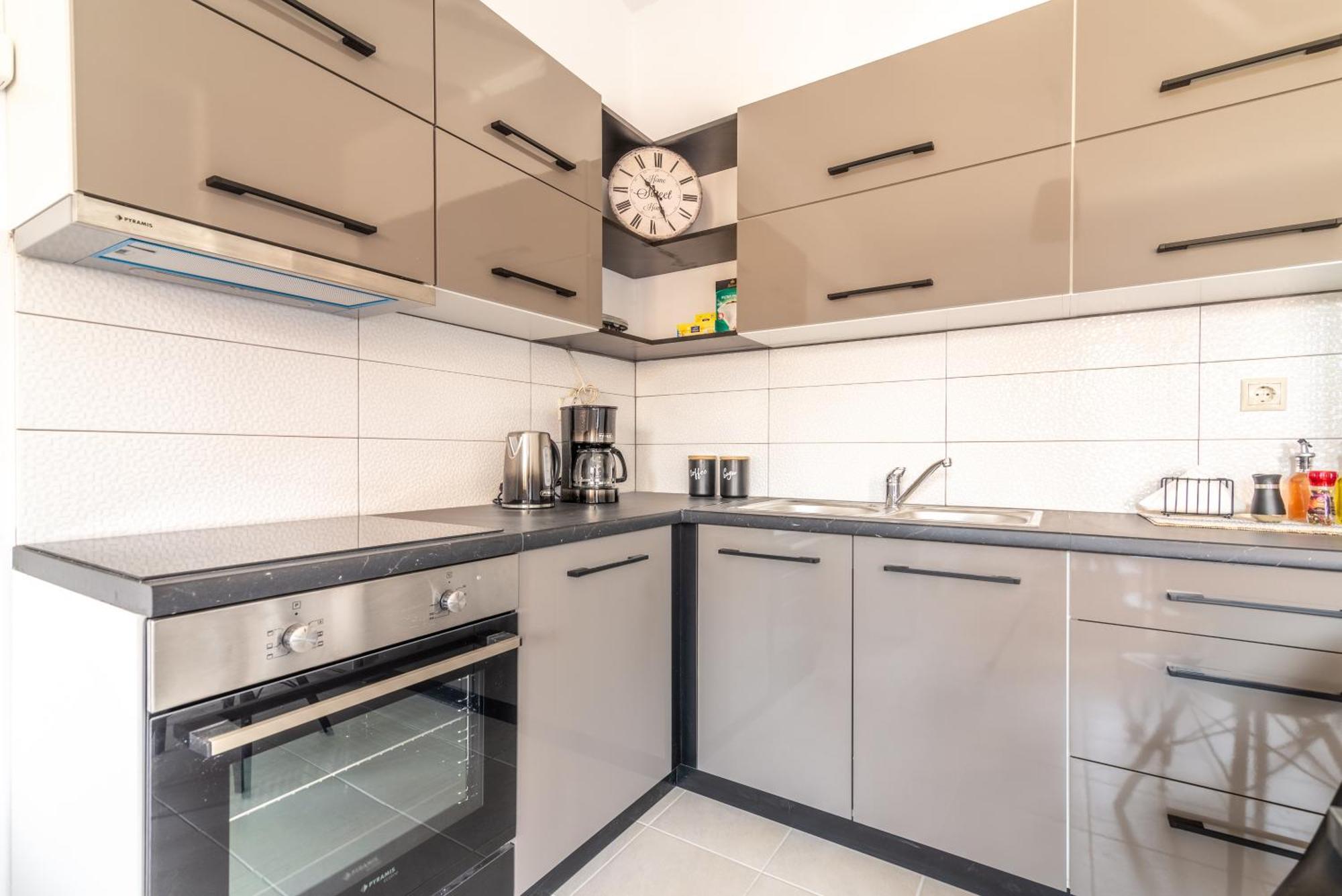 Modern Renovated Apt For Relax Ираклион Экстерьер фото